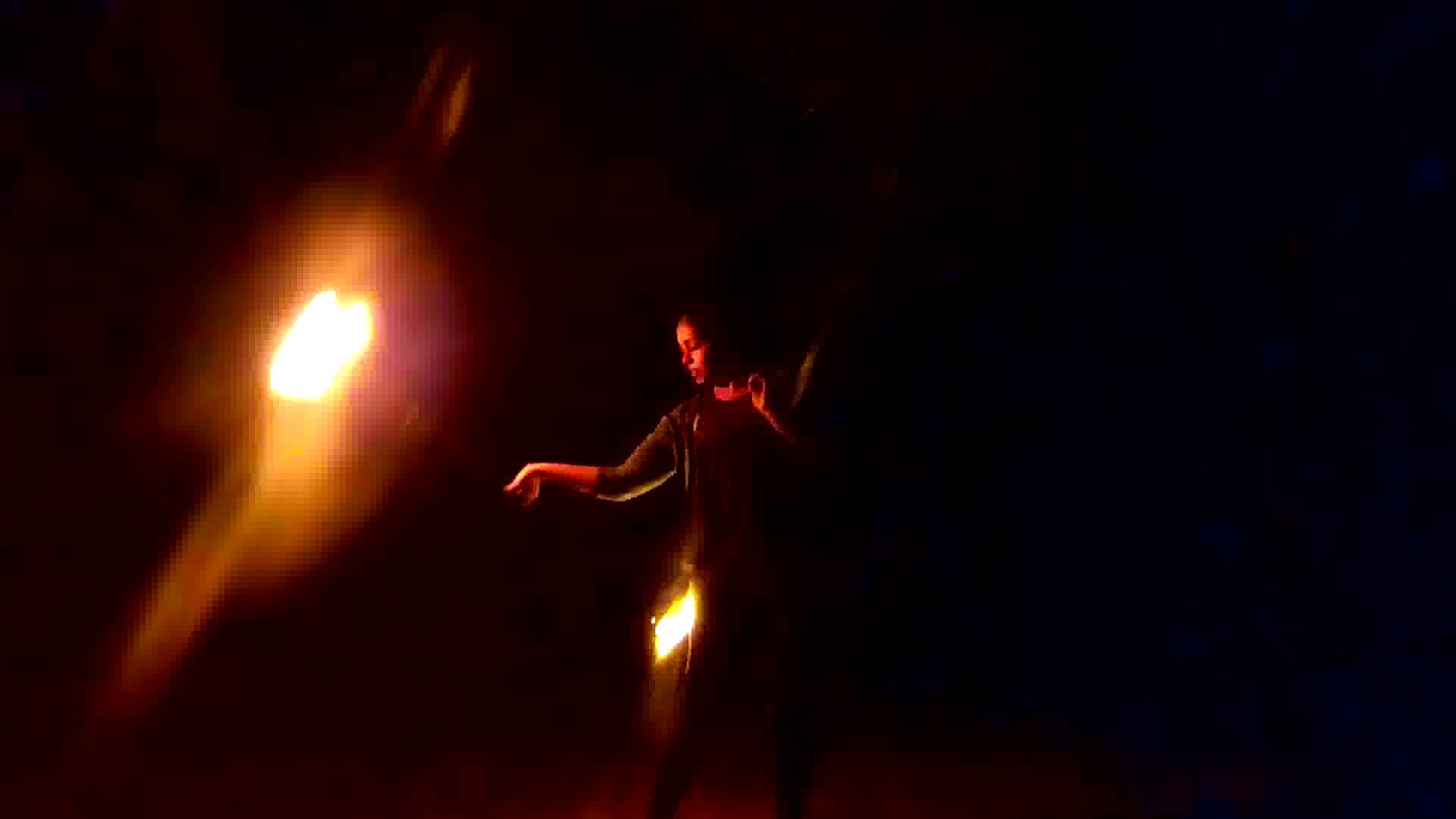 Shubhi Mittal fire juggling
